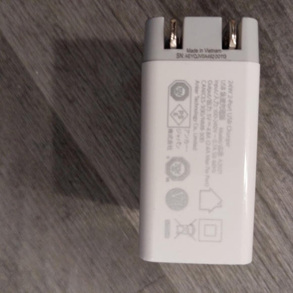 Anker 2 Port Wall Charger with Foldable Plug - Picture 5 of 10